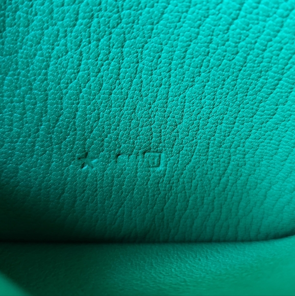 Authentic Hermes Menthe Chevre Bearn Wallet - Picture 10 of 11